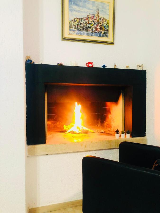 Modern Apartment With Fireplace & Stylish Kitchen كانافانار المظهر الخارجي الصورة